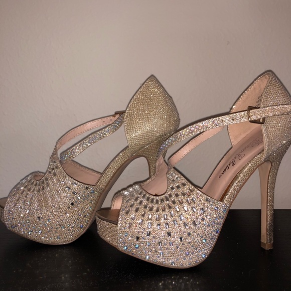 Gold and silver sparkly heels - Picture 1 of 3
